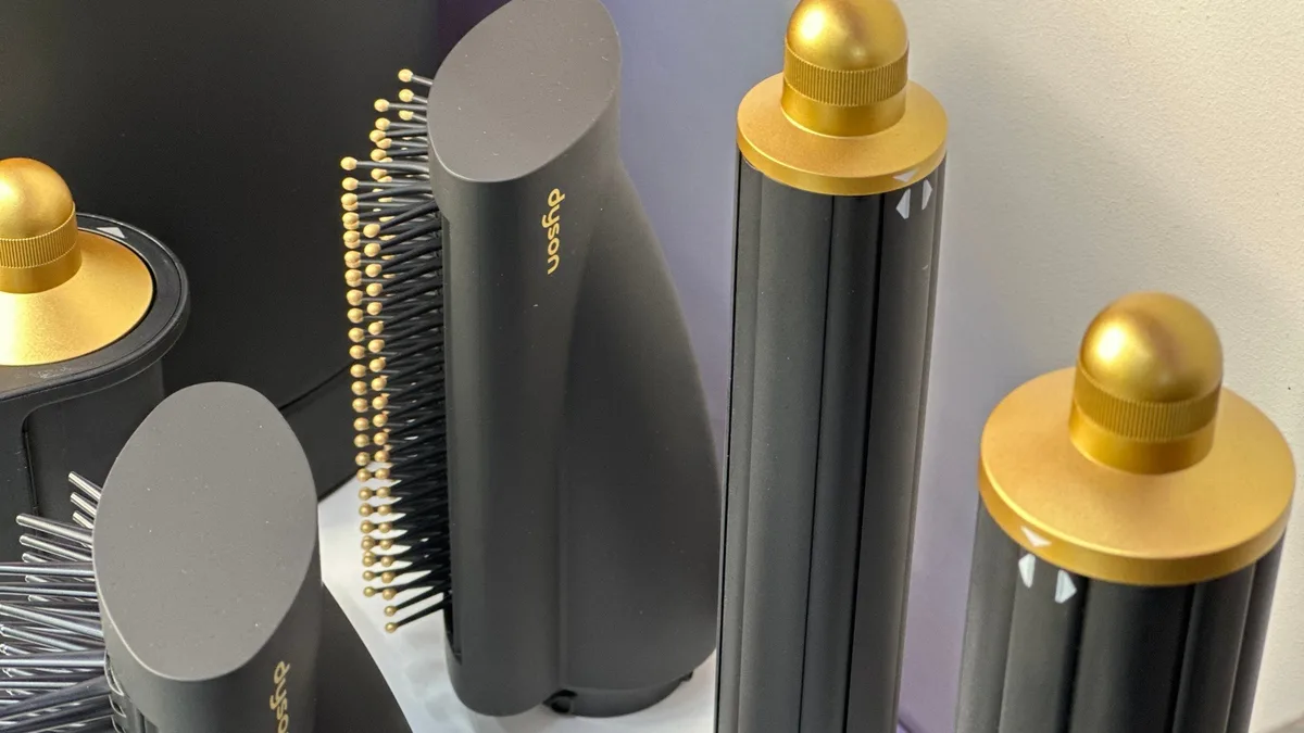 Комплектация и аксессуары стайлера Dyson Airwrap