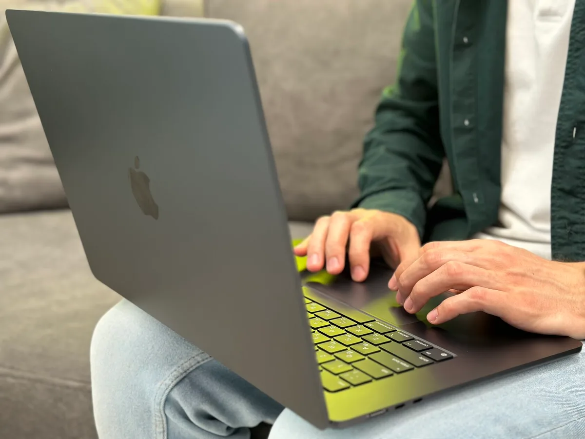 MacBook Air 15 M2 в работе. Pro Service интернет-магазин