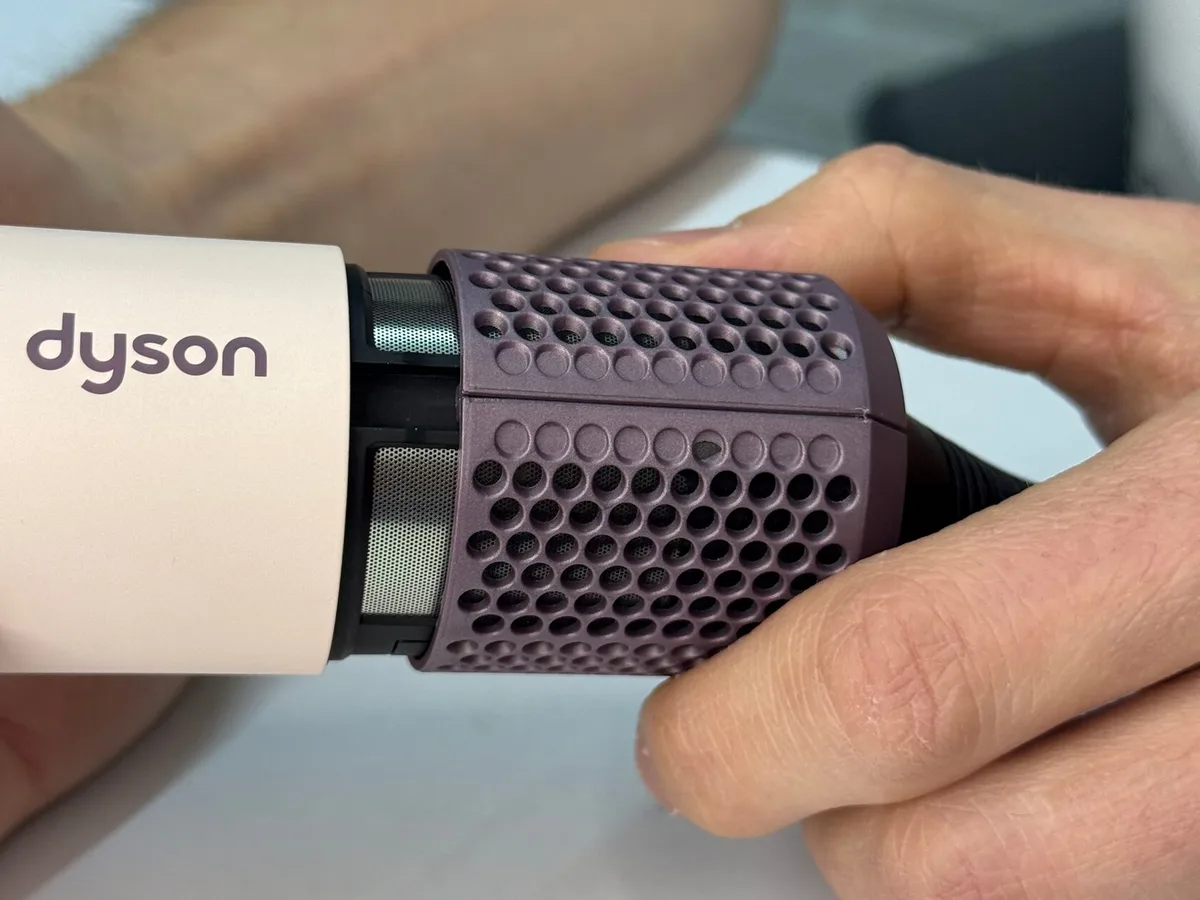 Снять фильтр стайлера Dyson.JPG